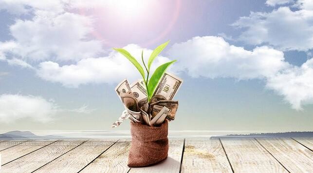 鲍威尔大放鹰词吓崩股市，金价大跌退守200日均线