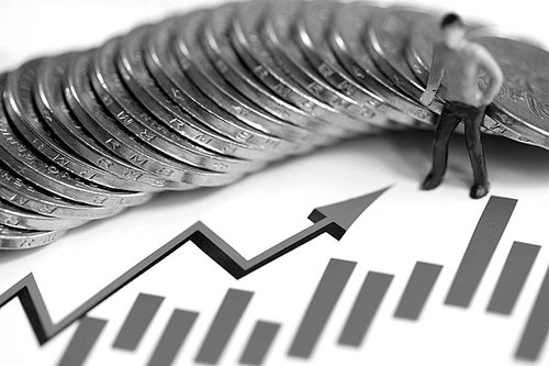 美元大幅走强 美股普遍走低